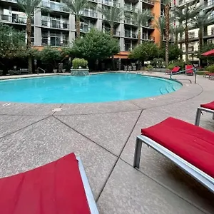  Holiday home Loft Living Downtown At Its Best! Very Spacious