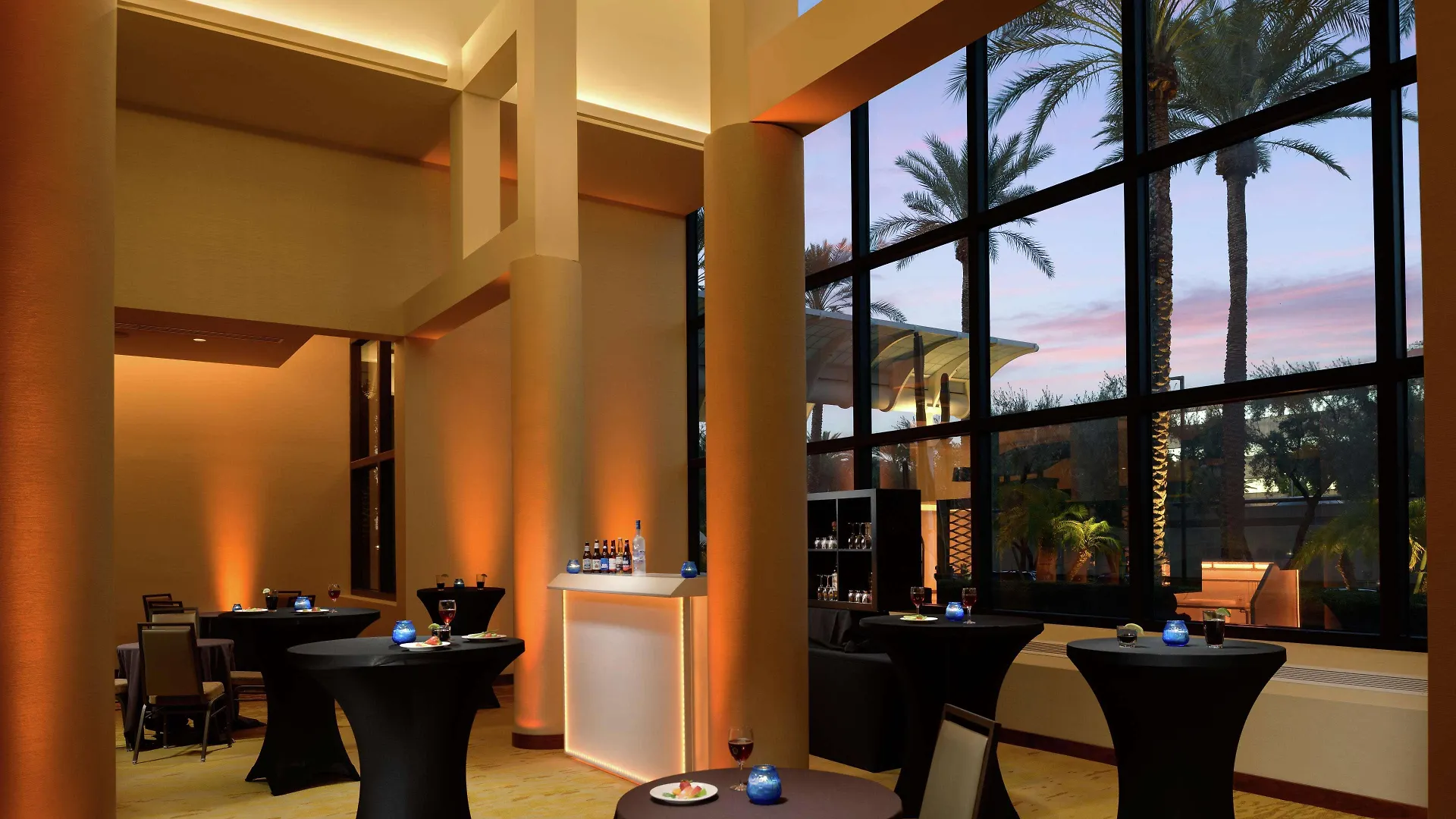 Doubletree Suites By Hilton Phoenix 4*,  United States