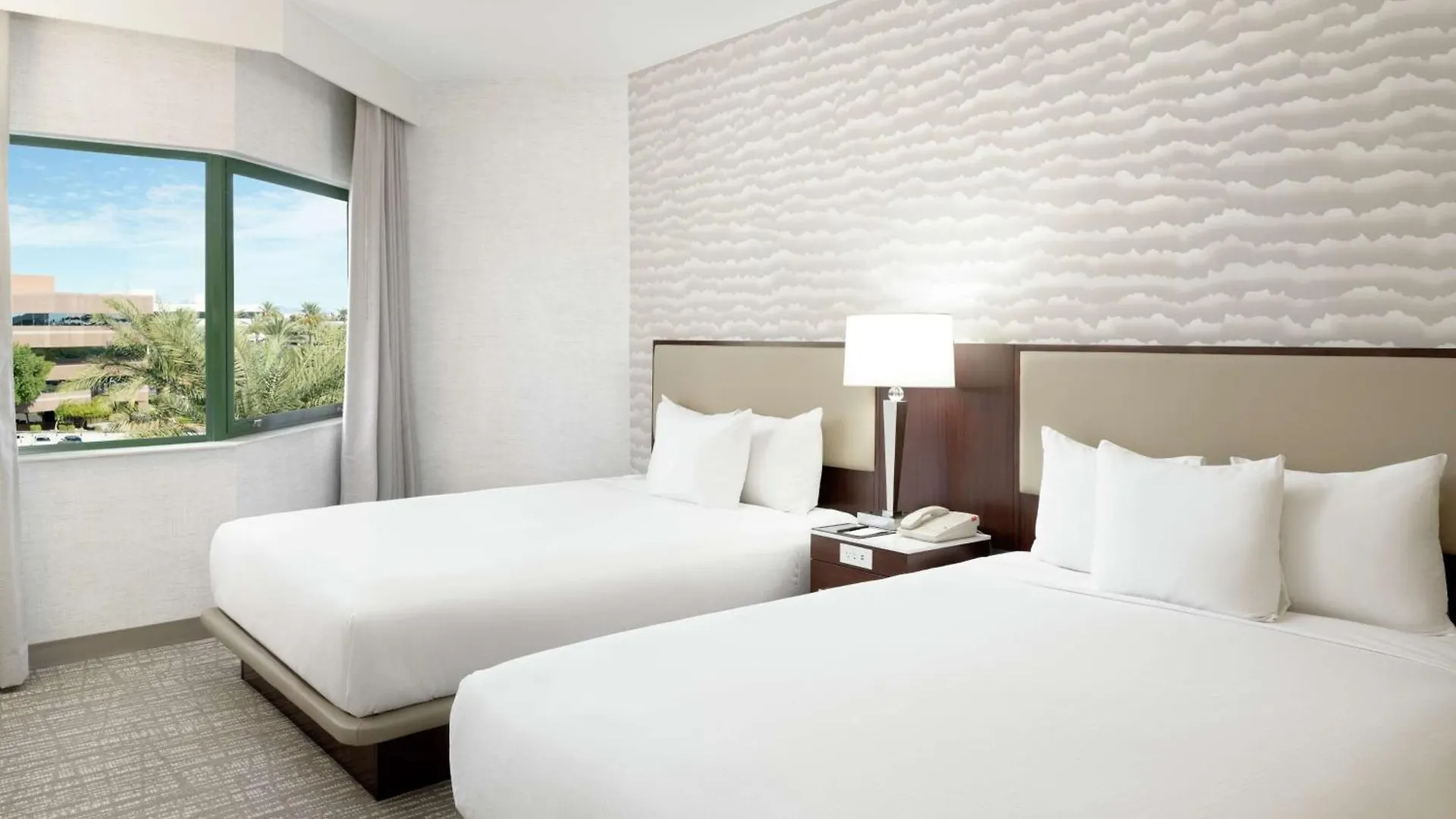 Doubletree Suites By Hilton Phoenix