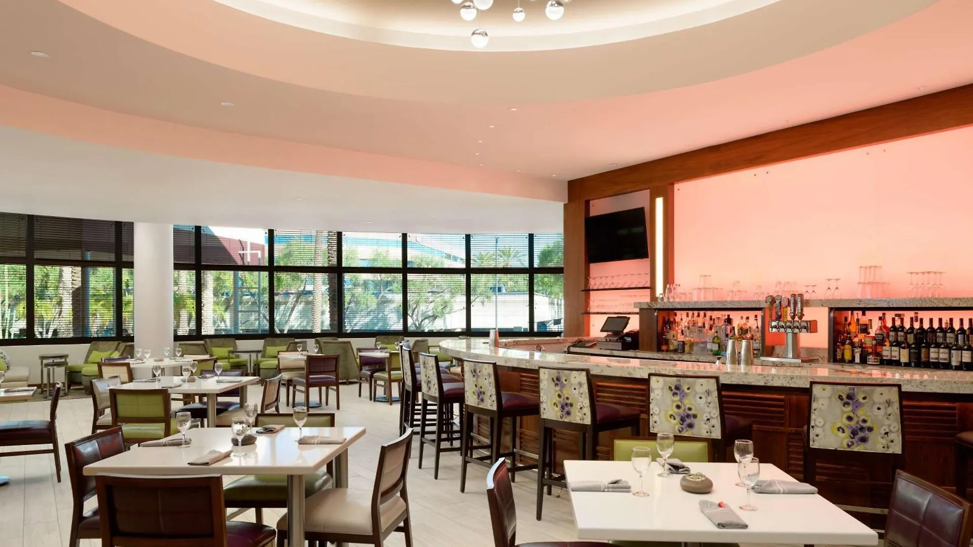 Doubletree Suites By Hilton Phoenix Hotel