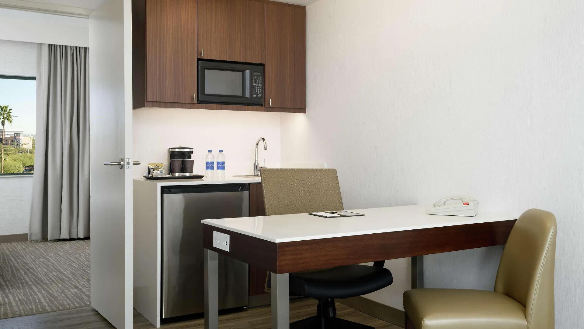 מלון Doubletree Suites By Hilton פיניקס