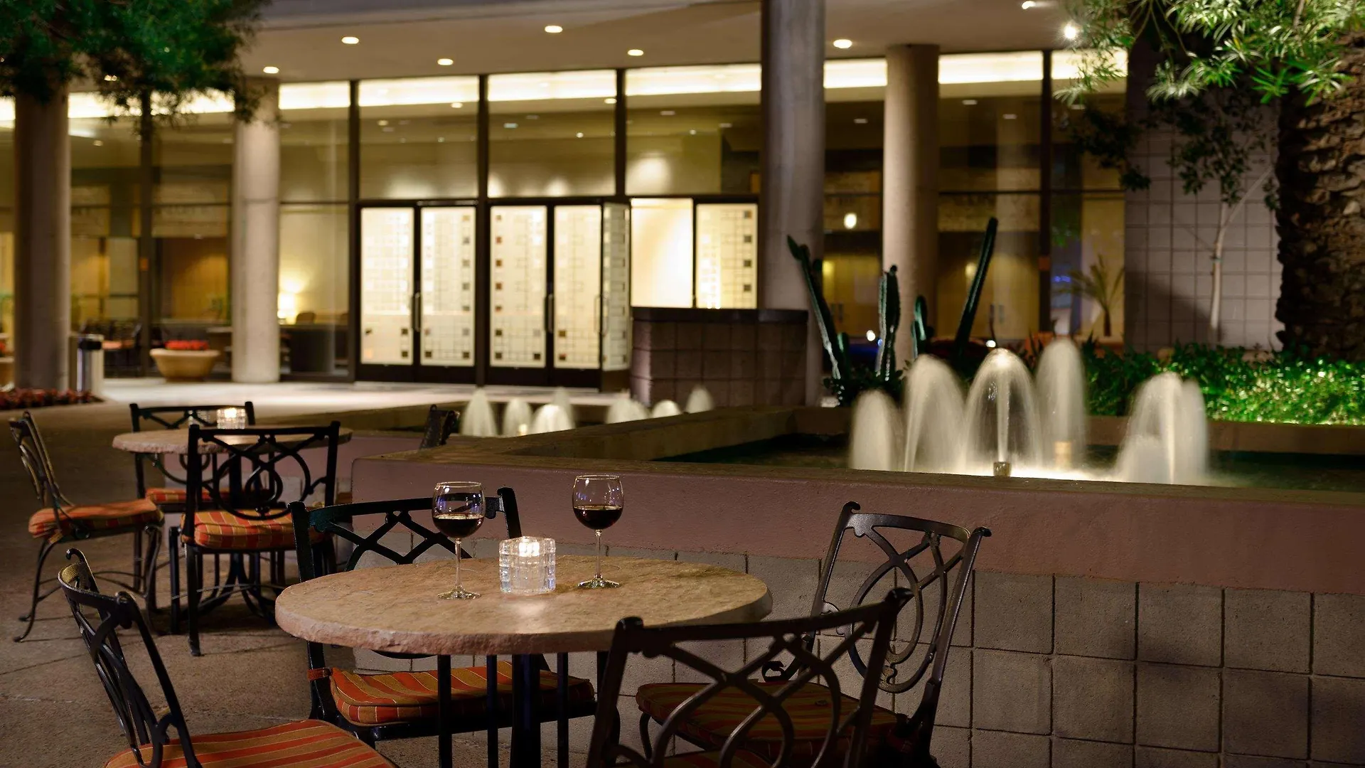 Doubletree Suites By Hilton פיניקס 4*,