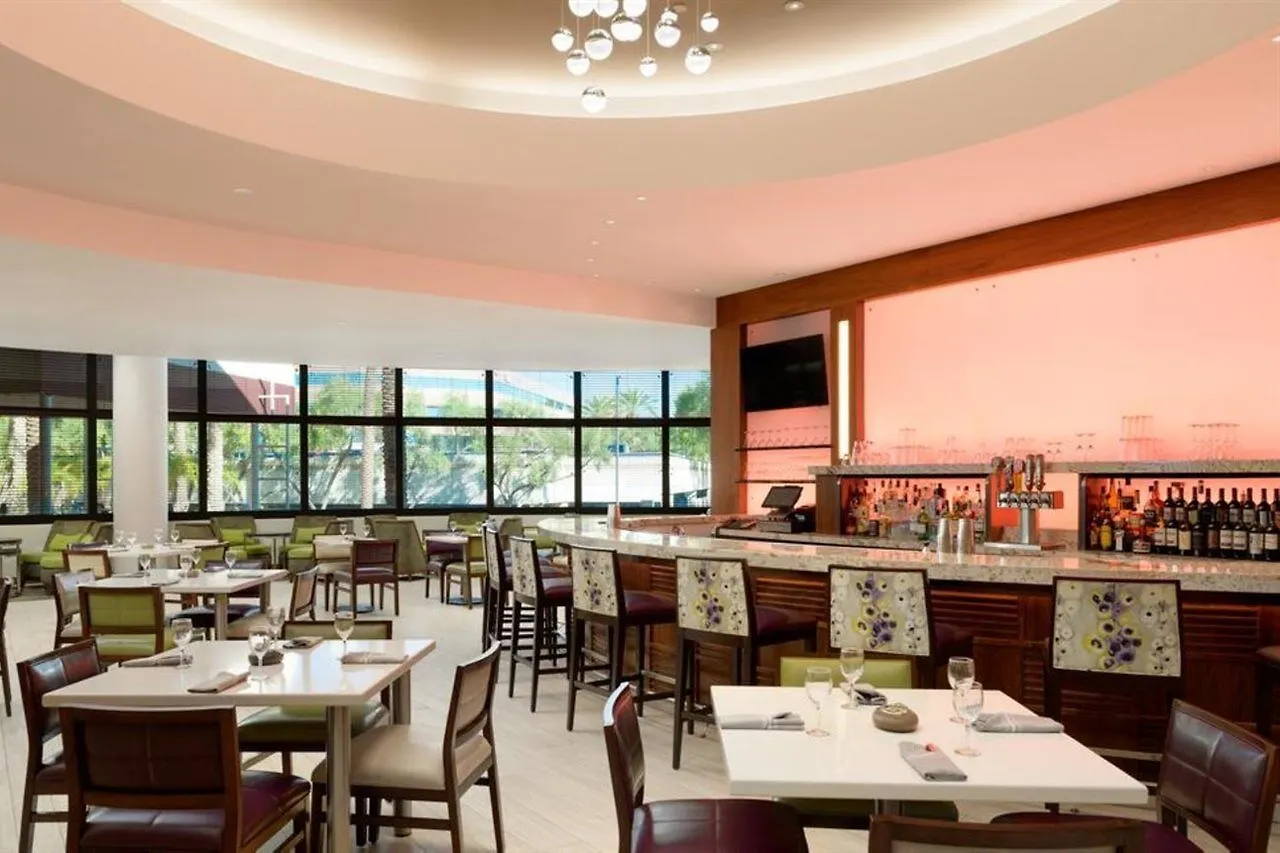 Doubletree Suites By Hilton פיניקס מלון